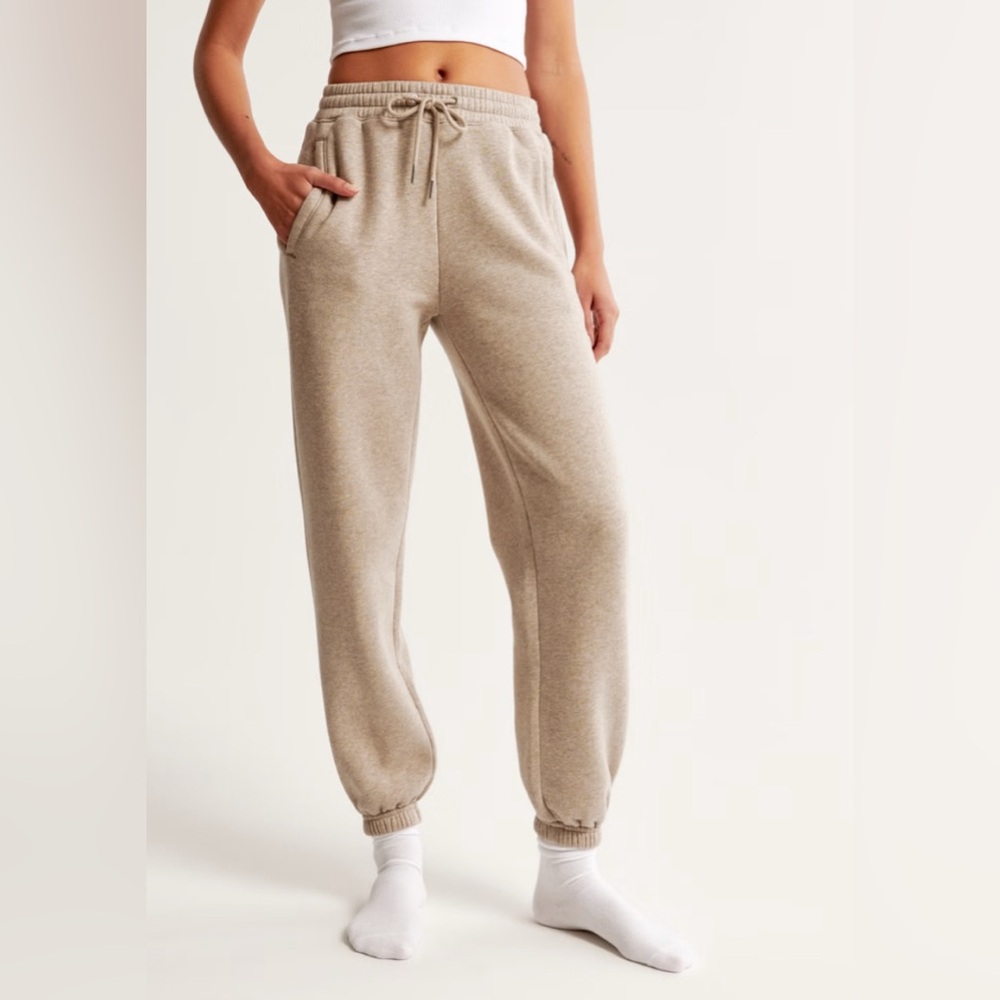 Abercrombie & Fitch Essential Sunday Sweat Pants